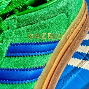 NEW 🆕 Size 6.5 Adidas Gazelle Green Suede Gum Sole with Blue Stripes